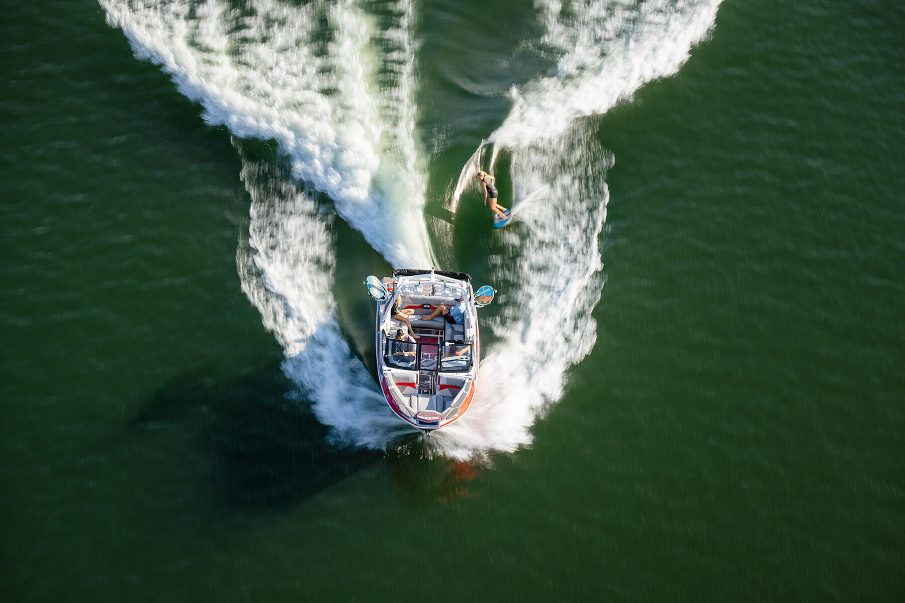 Wakesurfing behind Ri245